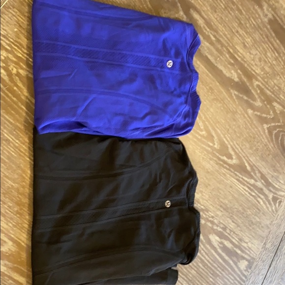Set of two Lululemon Swiftly Tech Shirts size 2 - Picture 9 of 12